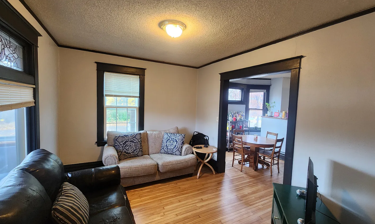 1822 Roblyn Ave - Photo 2 of 14