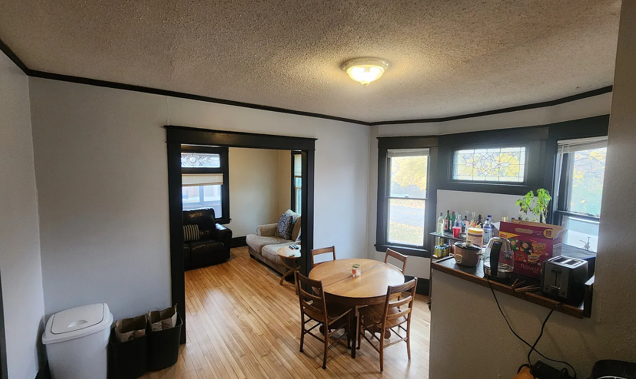 1822 Roblyn Ave - Photo 4 of 14