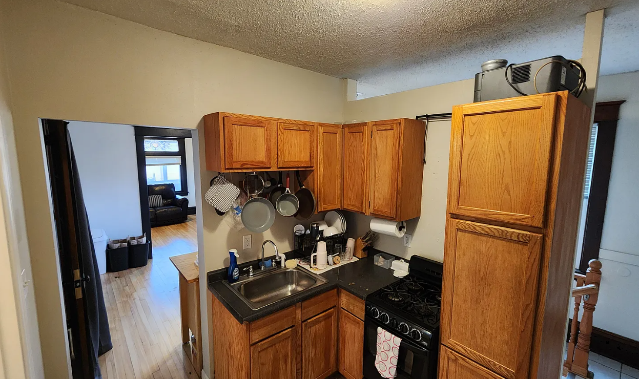 1822 Roblyn Ave - Photo 5 of 14