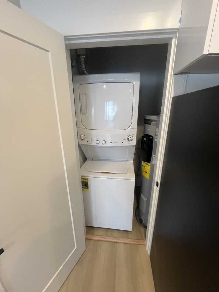 590 Front St #4 - Photo 4 of 15