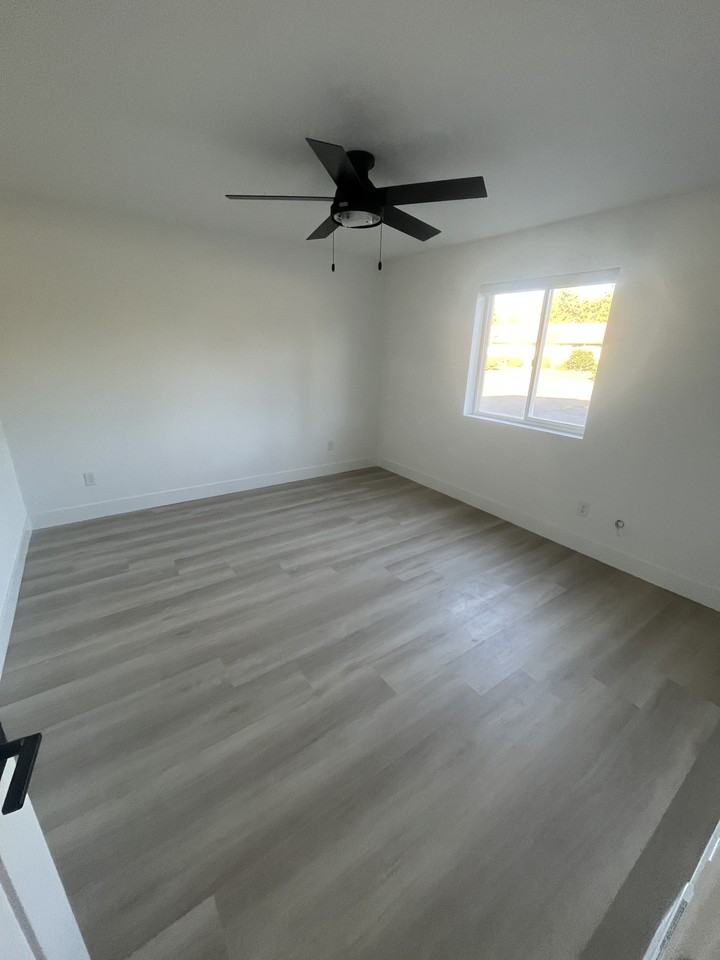 590 Front St #4 - Photo 6 of 15