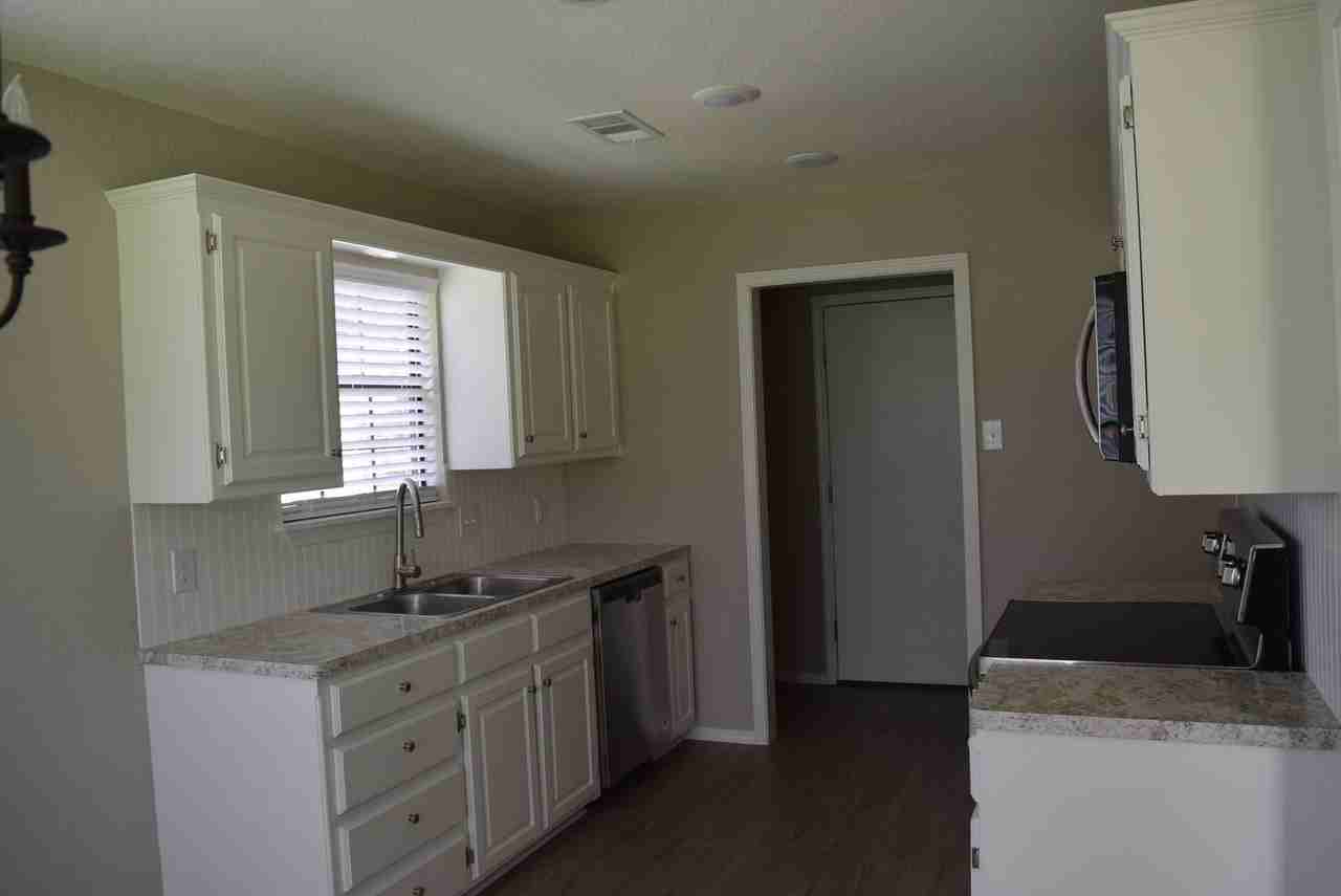 700 Cedar Ln - Photo 3 of 14