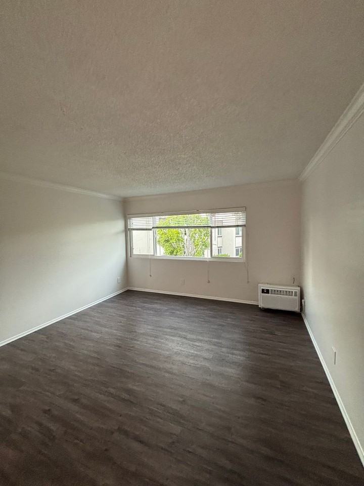 Brookstone - Photo 6 of 50