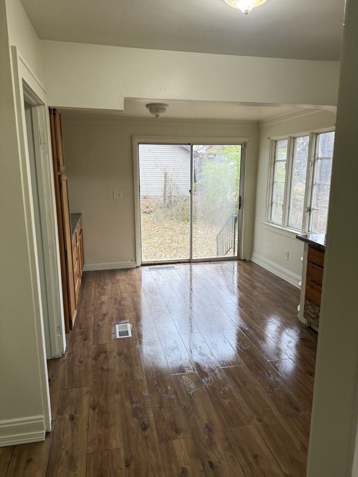 2414 Mallery St #1 - Photo 3 of 16