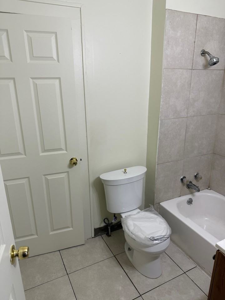 2414 Mallery St #1 - Photo 5 of 16