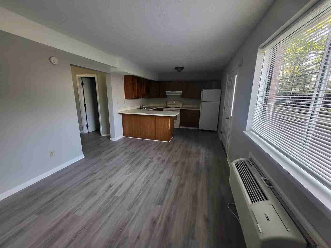 6 CROWN ST - Photo 3 of 11