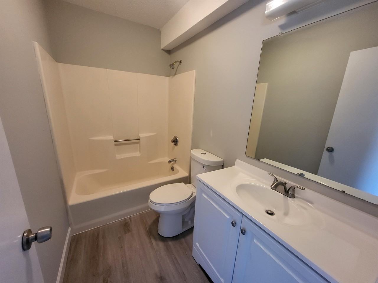 6 CROWN ST - Photo 5 of 11