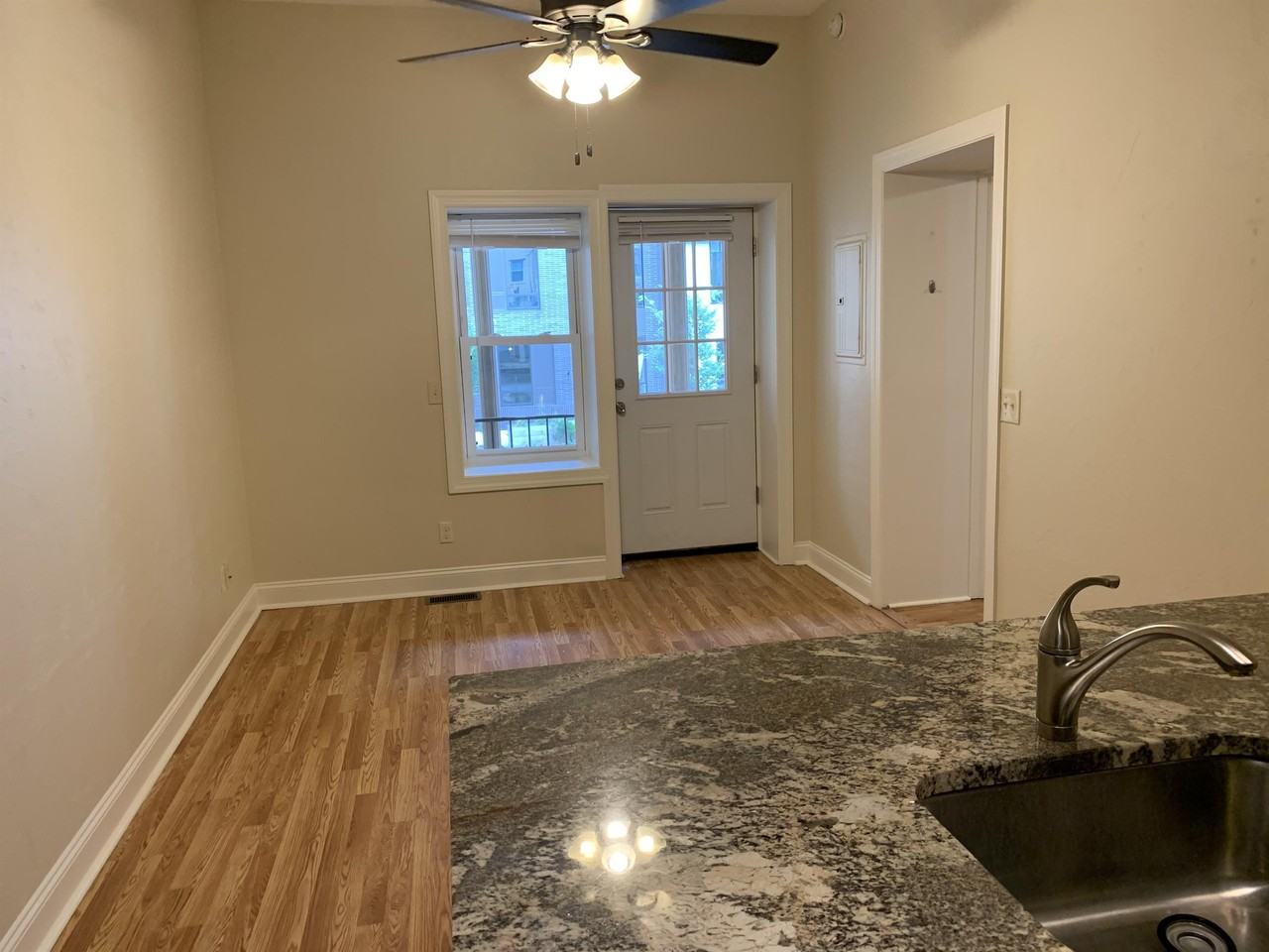 Baum 5515 - Photo 4 of 17