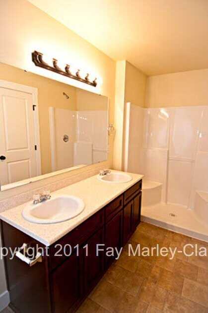 Gravelly Lake Townhomes LLC - Photo 5 of 31