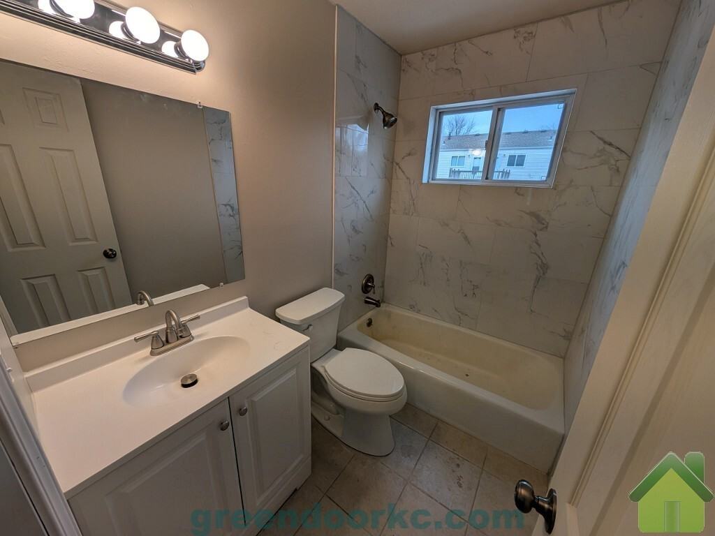 501 A-E South Scott Avenue - Photo 6 of 8