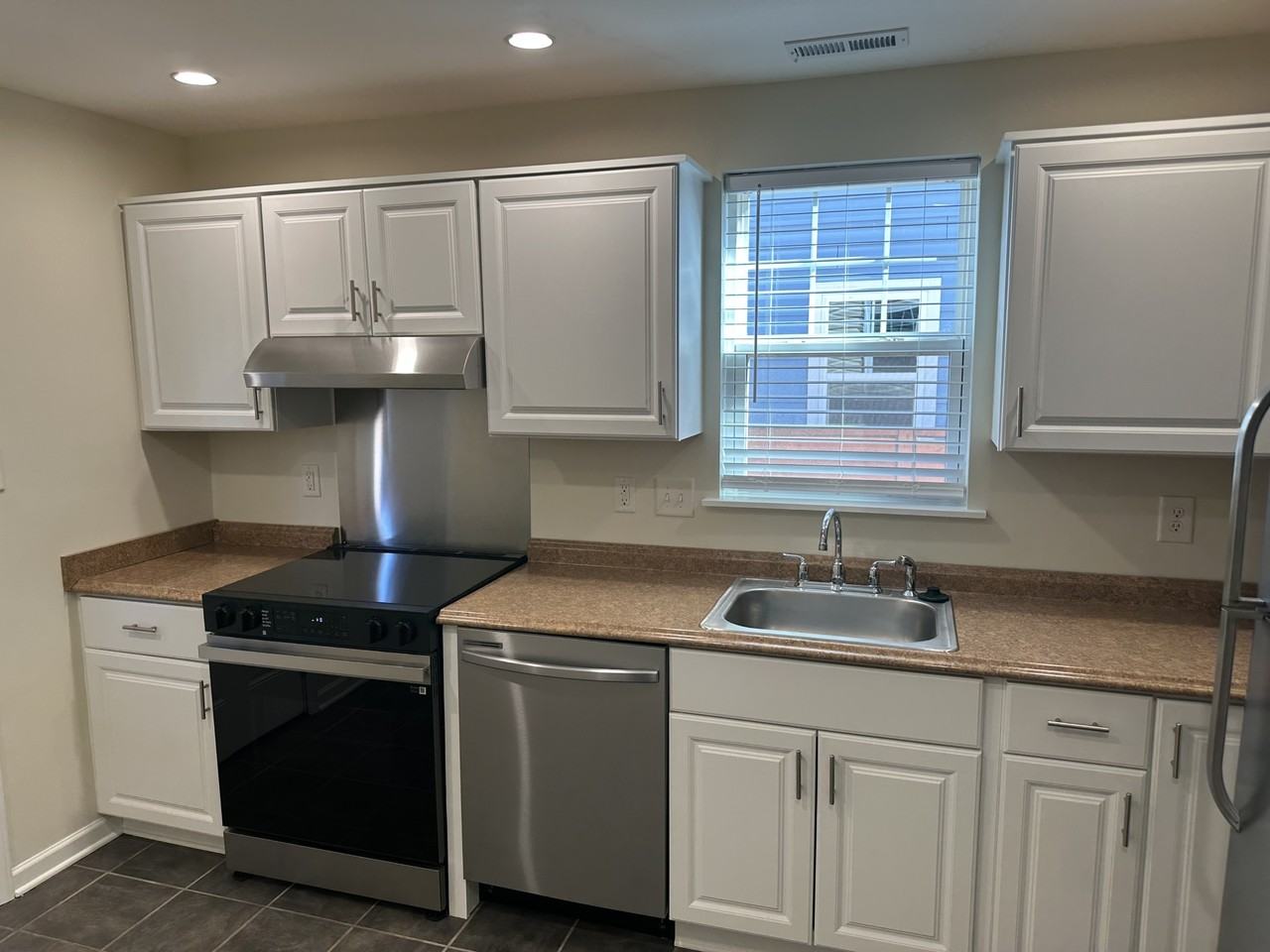 5225 Valley Stream - Photo 7 of 24