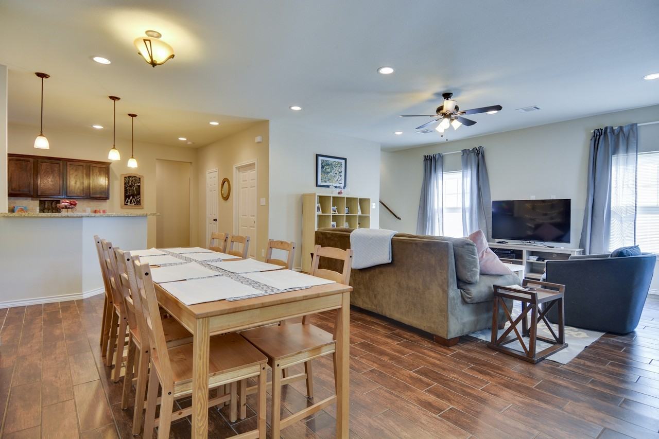 1606 Park Place - Photo 3 of 16