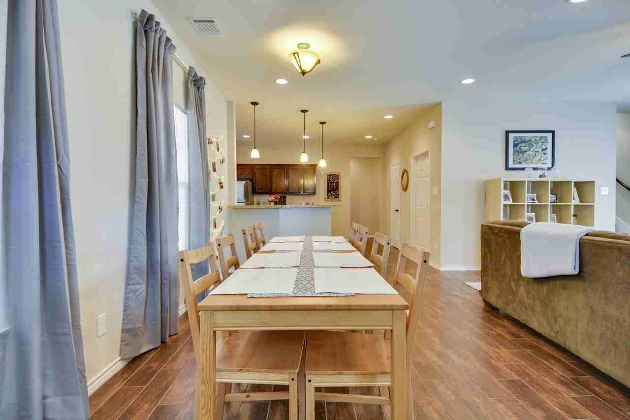 1606 Park Place - Photo 4 of 16