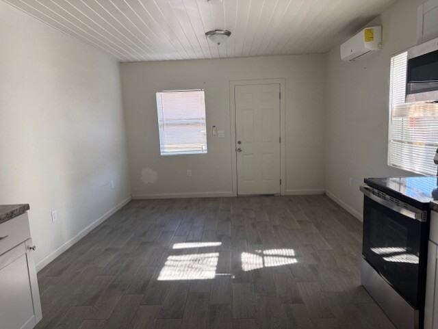 FGH: W Macarthur St 140 - Photo 4 of 8