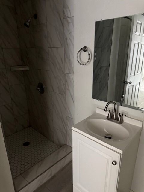 FGH: W Macarthur St 140 - Photo 6 of 8