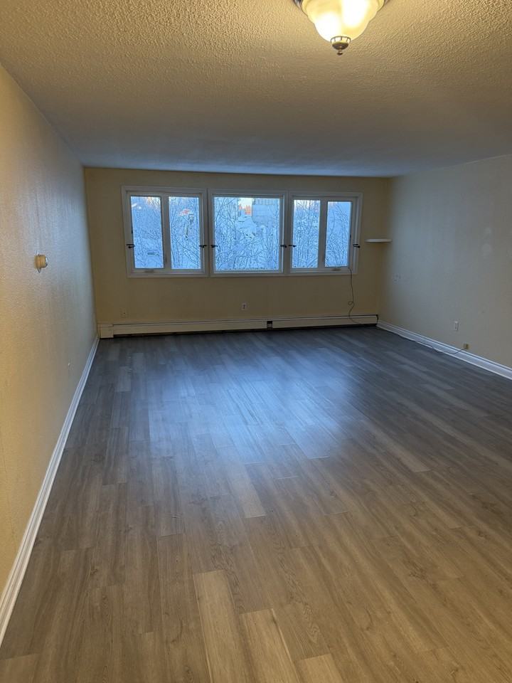 660 Fairbanks St #C9 - Photo 4 of 13