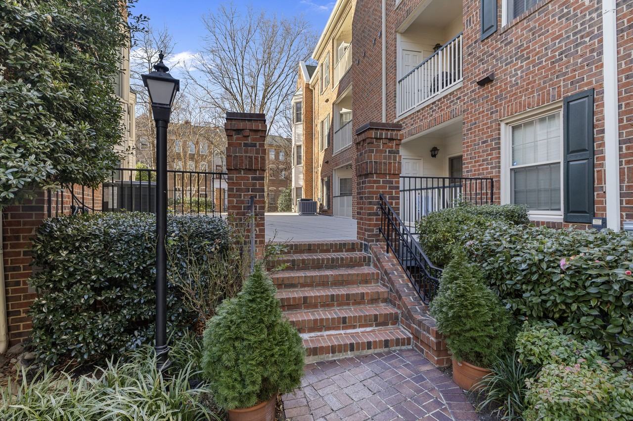 300 Yarmouth St #1 - Photo 2 of 27