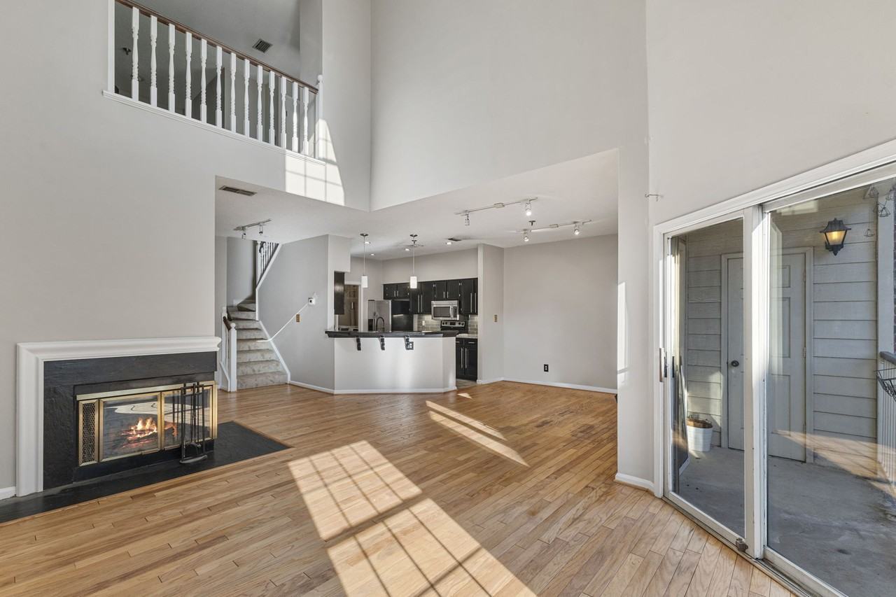 300 Yarmouth St #1 - Photo 6 of 27