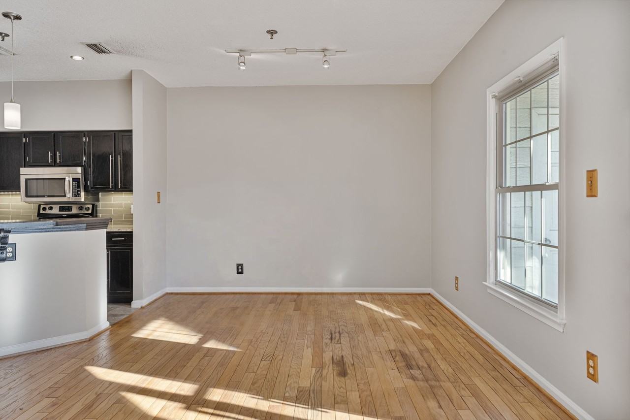 300 Yarmouth St #1 - Photo 7 of 27