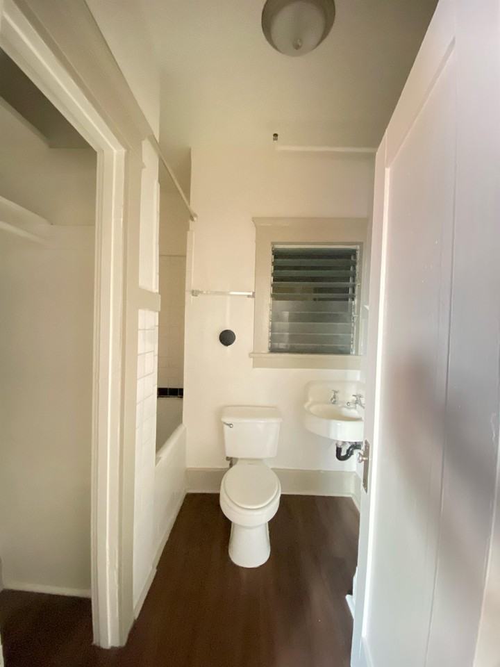 959 E. Broadway - Photo 6 of 10