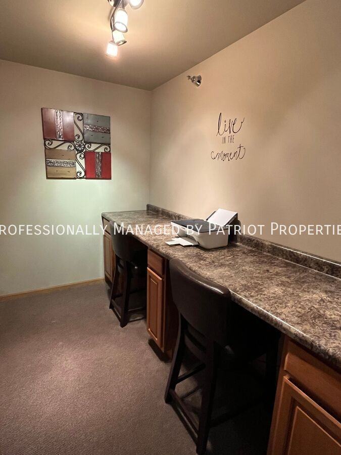 Berry Pointe Luxury Apartments - Photo 5 of 38