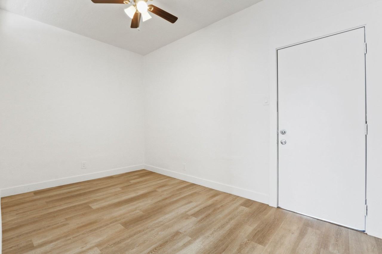 LB0227 - Photo 6 of 16