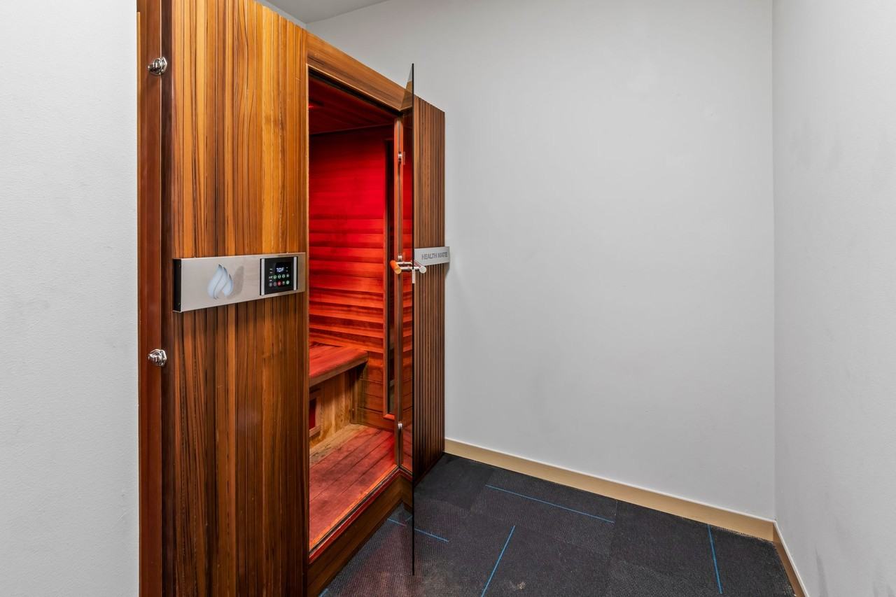 The Emerson - Photo 7 of 14