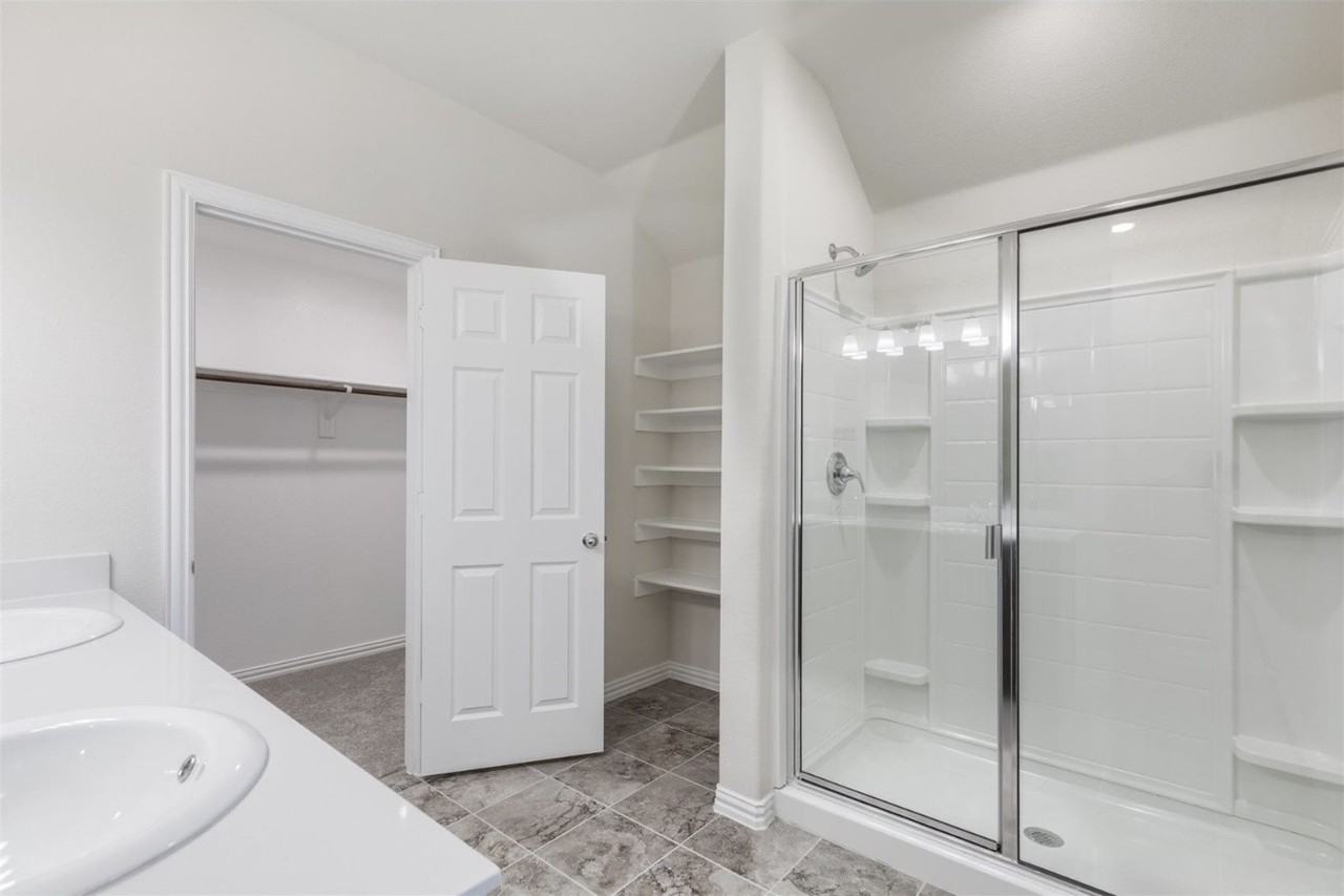 428 Edwards #NA - Photo 5 of 12