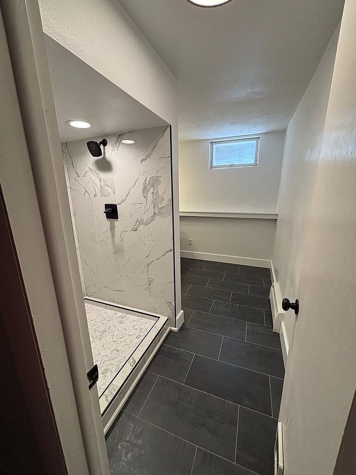 719 E Madison St #NA - Photo 5 of 12