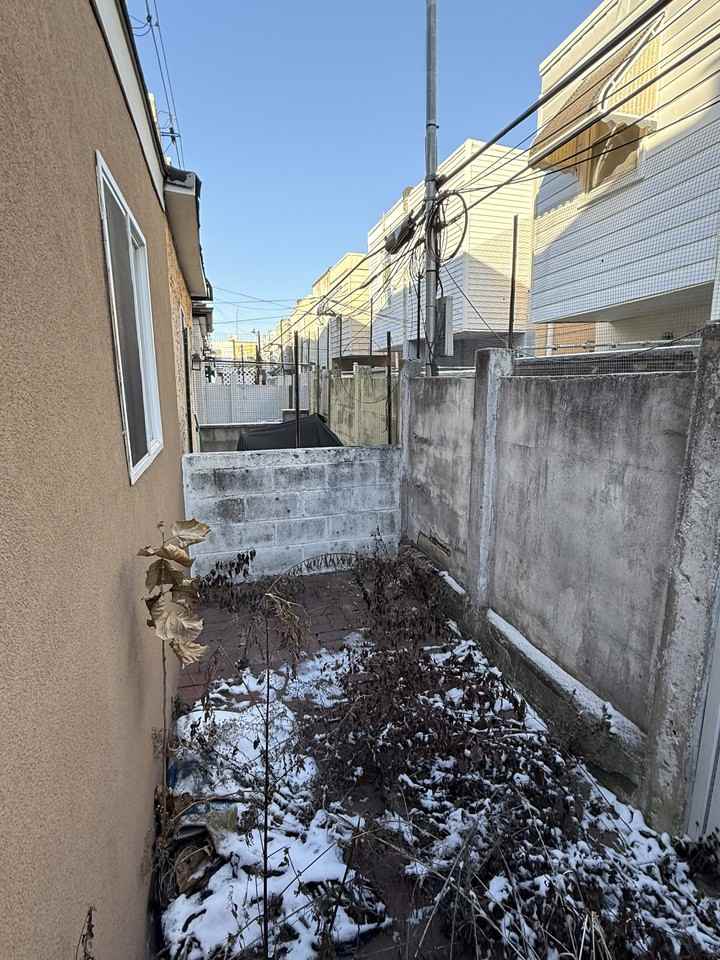 2535 S Sartain St #NA - Photo 3 of 38