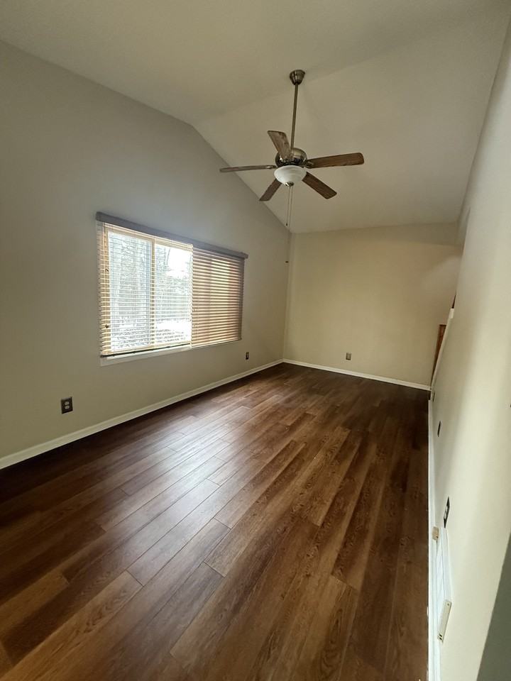 155 Redstone Hill Rd #102 - Photo 4 of 7