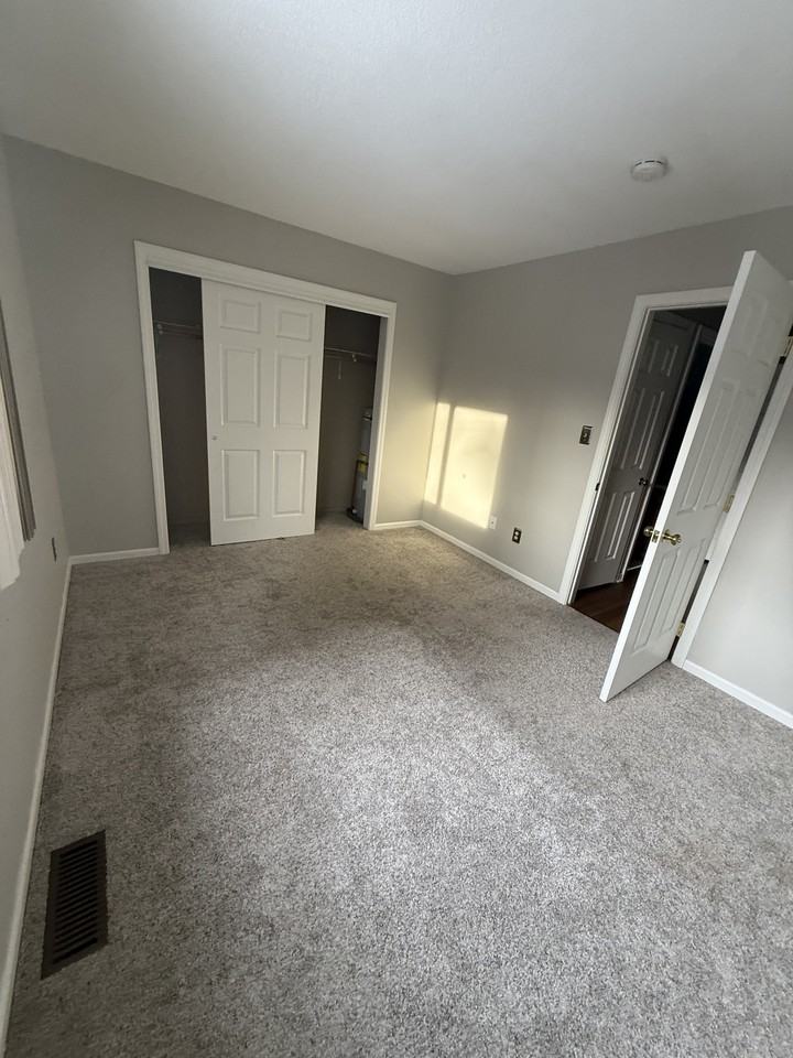 155 Redstone Hill Rd #102 - Photo 6 of 7