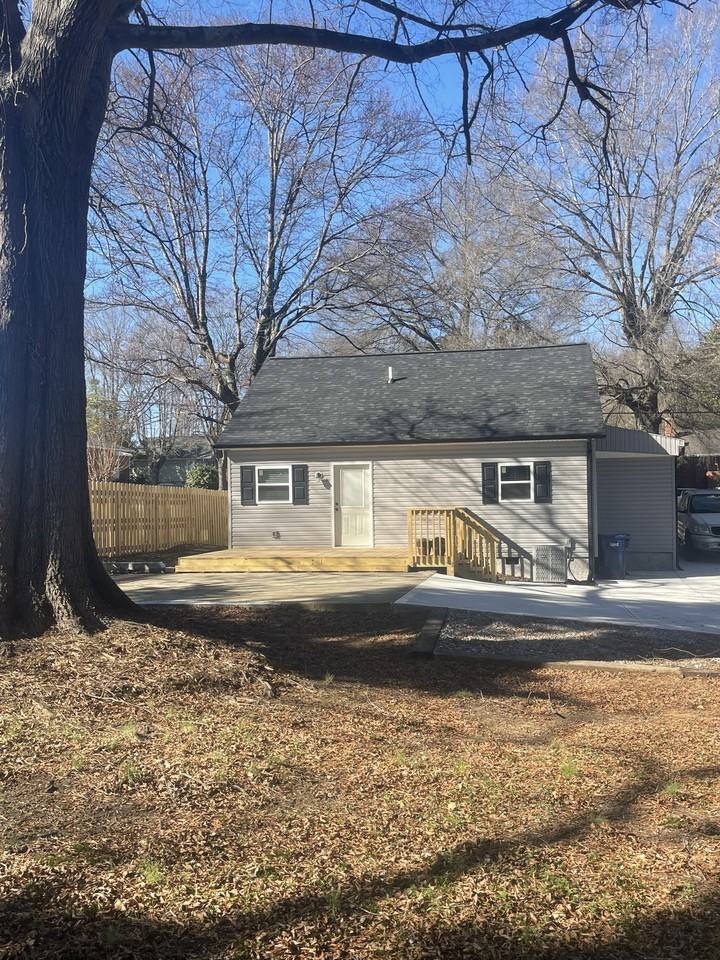 916 9th St Ne #NA - Photo 3 of 20