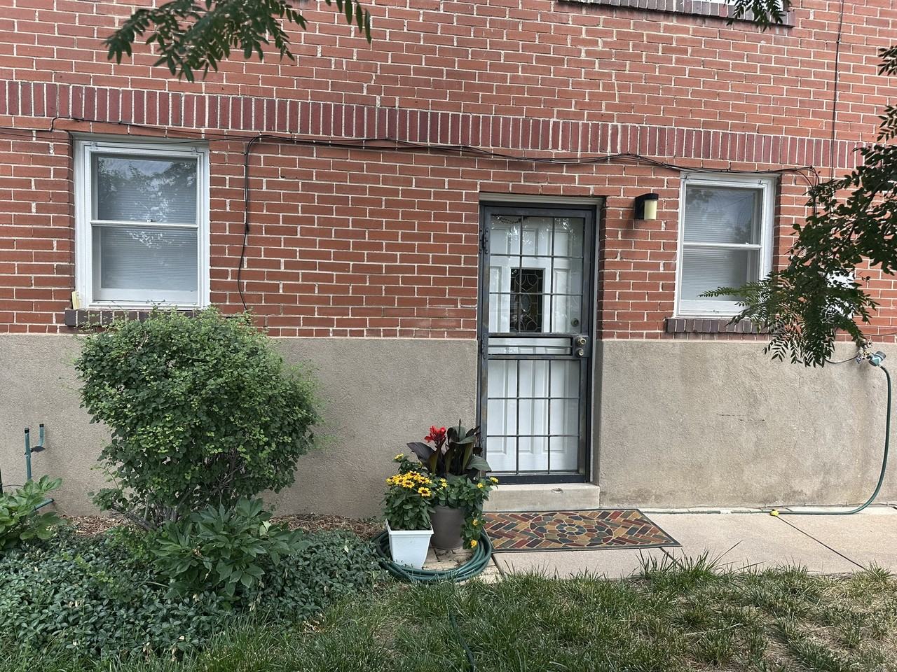 S Clarkson St #B - Photo 3 of 22