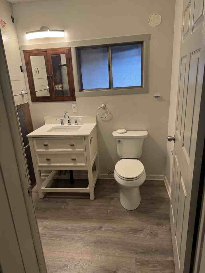 1117 E Alder St #NA - Photo 3 of 6