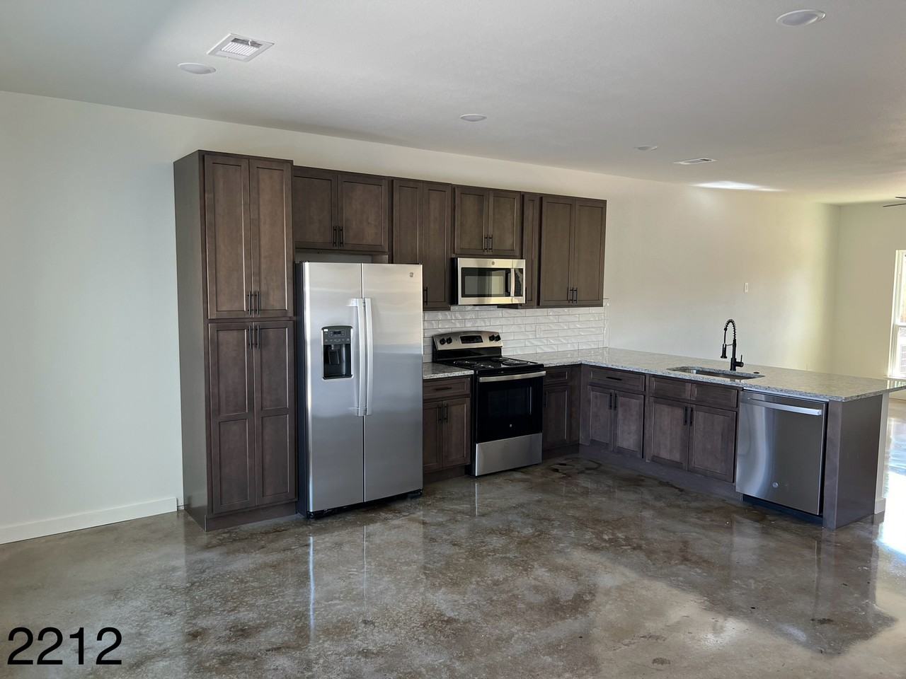 Eastwood Rd #2212 - Photo 2 of 8