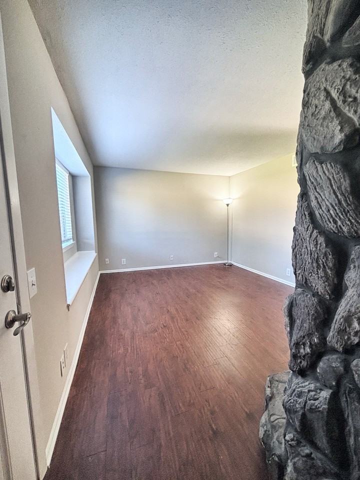 145 Lakebend Cir #145 - Photo 7 of 16