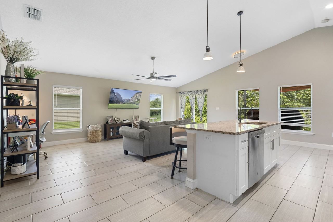 2940 Beal St #NA - Photo 6 of 26