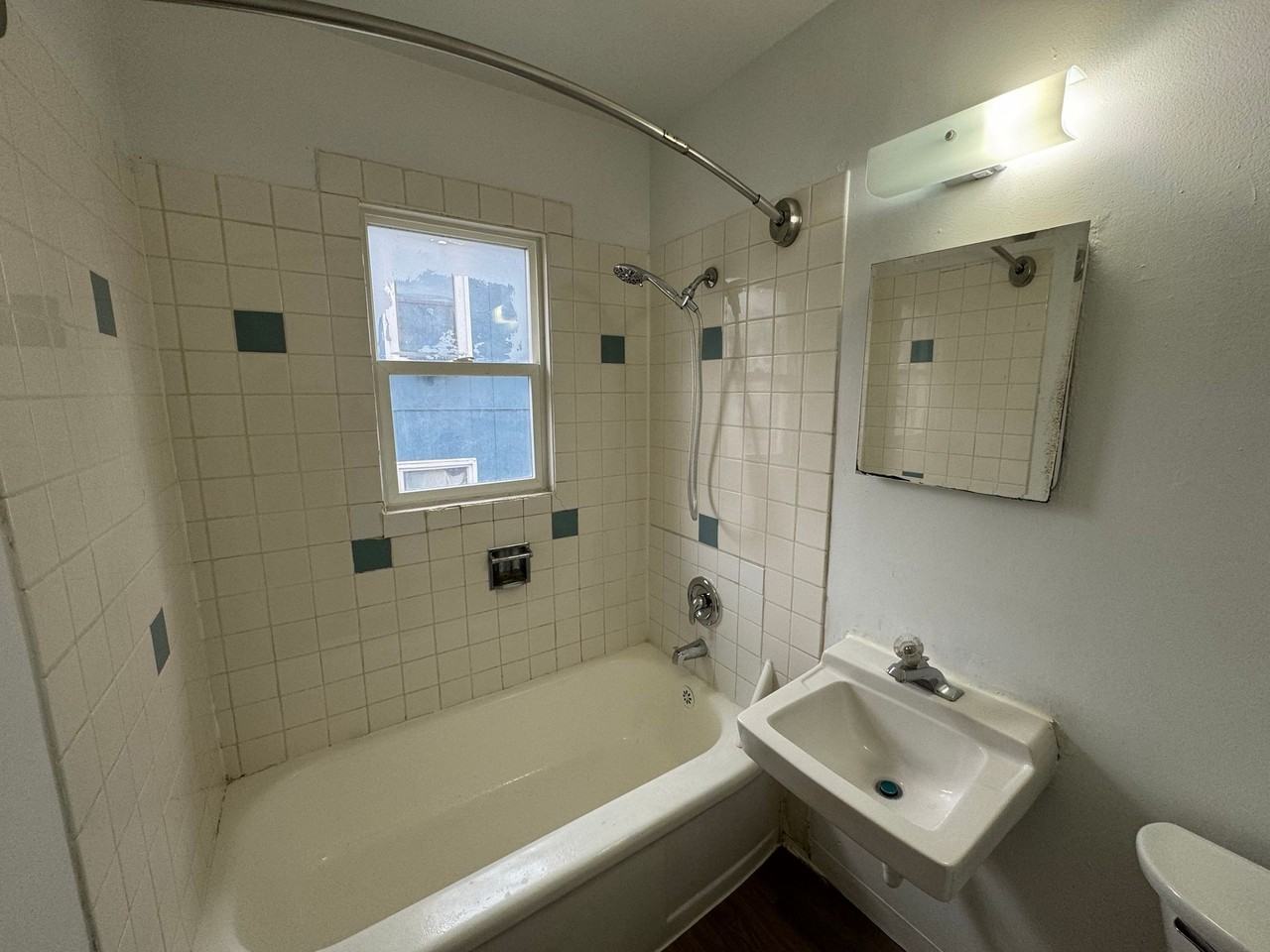 Elm Apartments in Browne's Addition! - Photo 5 of 7