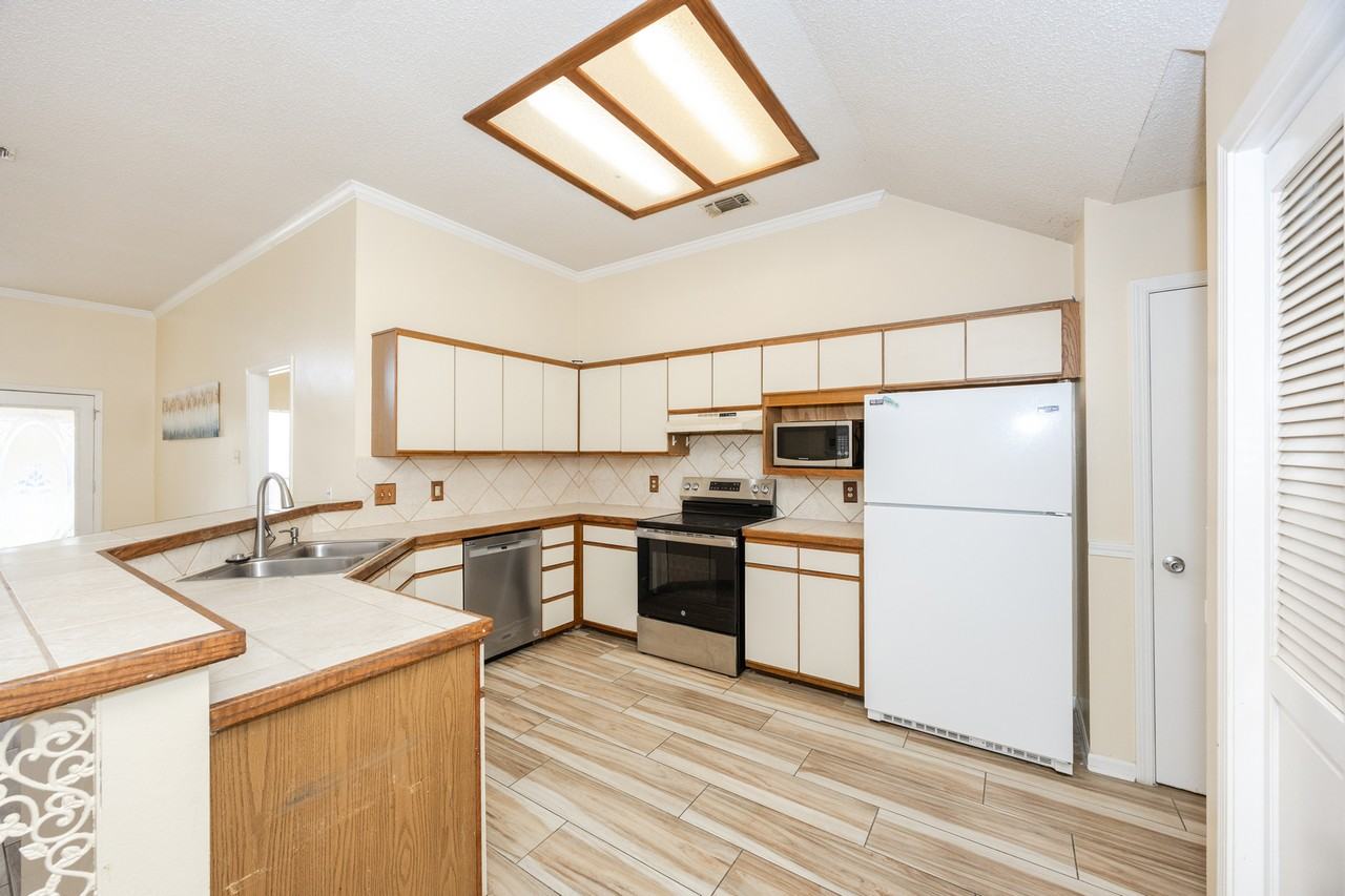 13422 S Fairview Ave #NA - Photo 6 of 20