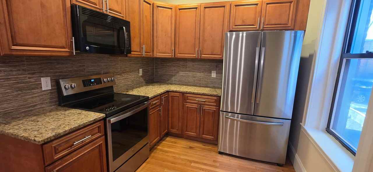 182 Saint Paul St - Photo 7 of 26