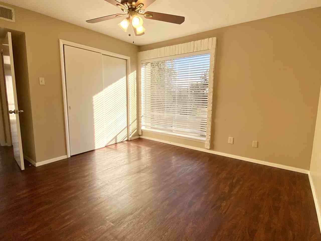 124 W Hampton Dr #1 - Photo 7 of 8