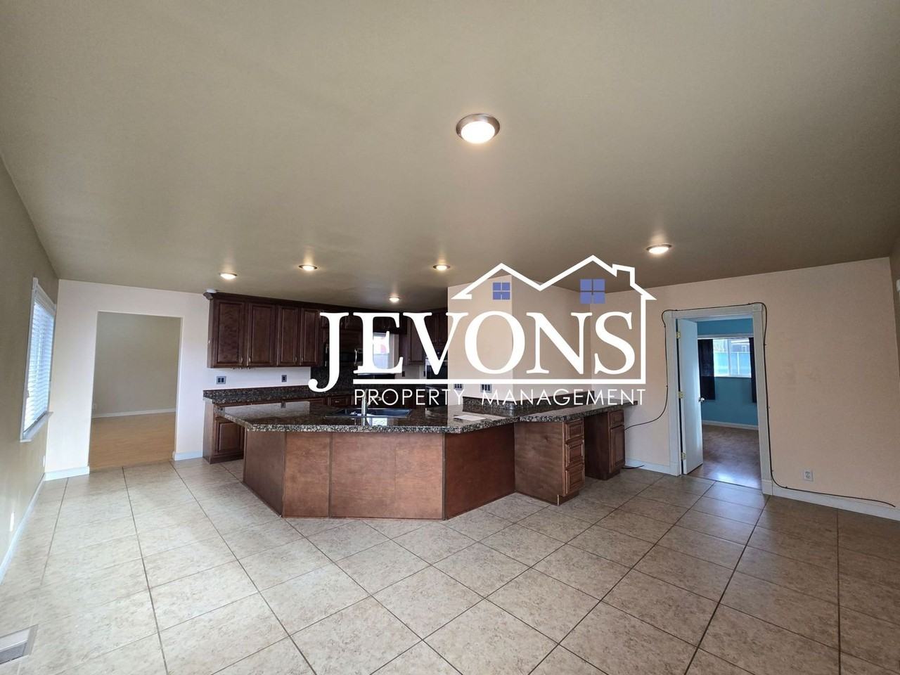 503 N 33rd St - Photo 5 of 26