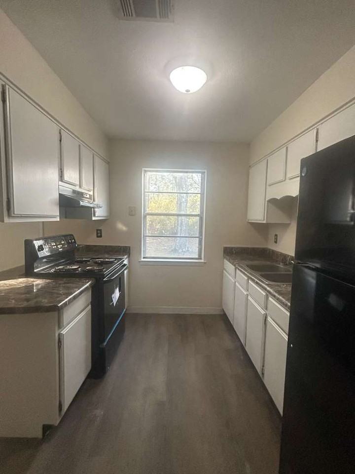 1817 Victoria Dr #1 - Photo 2 of 14