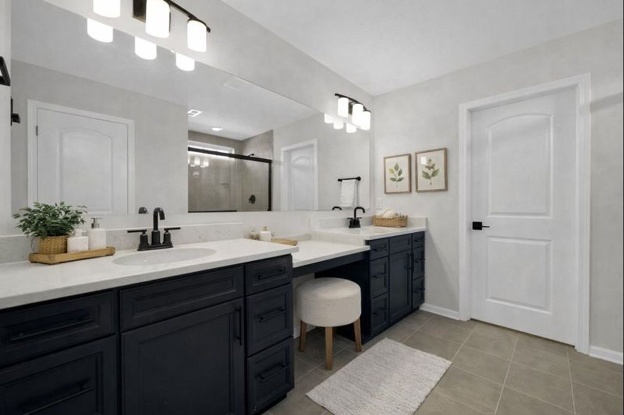 12065 Landon Dr - Photo 3 of 48