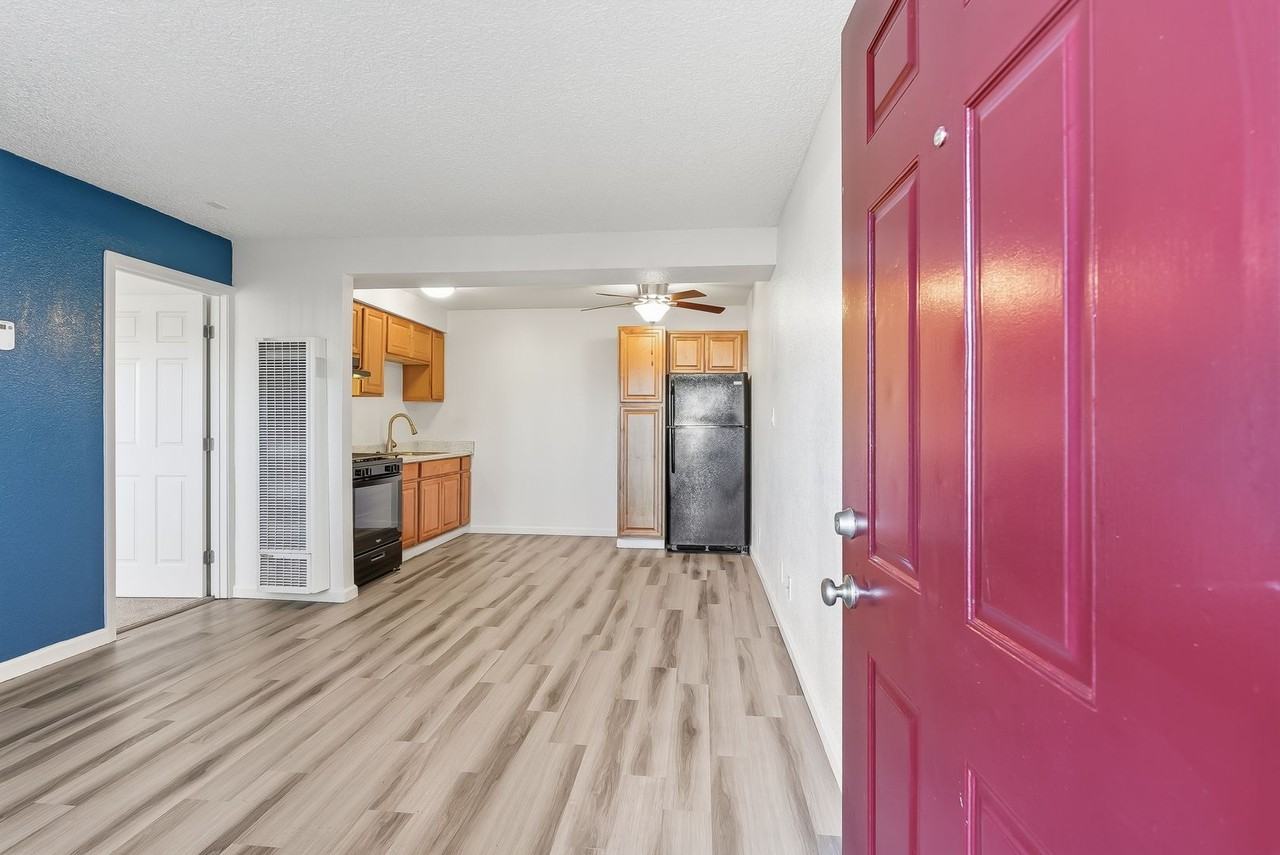 450 - Harbor Breeze - Photo 4 of 13