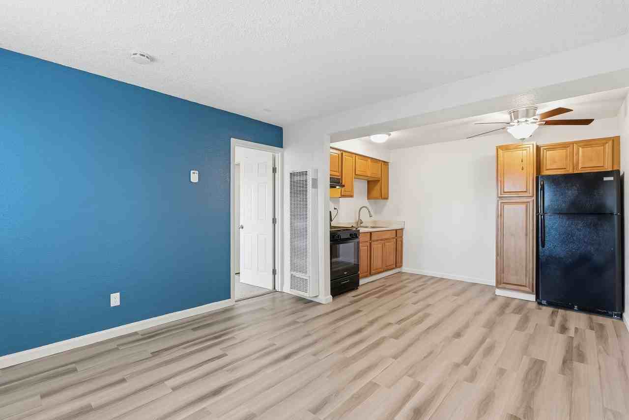 450 - Harbor Breeze - Photo 5 of 13