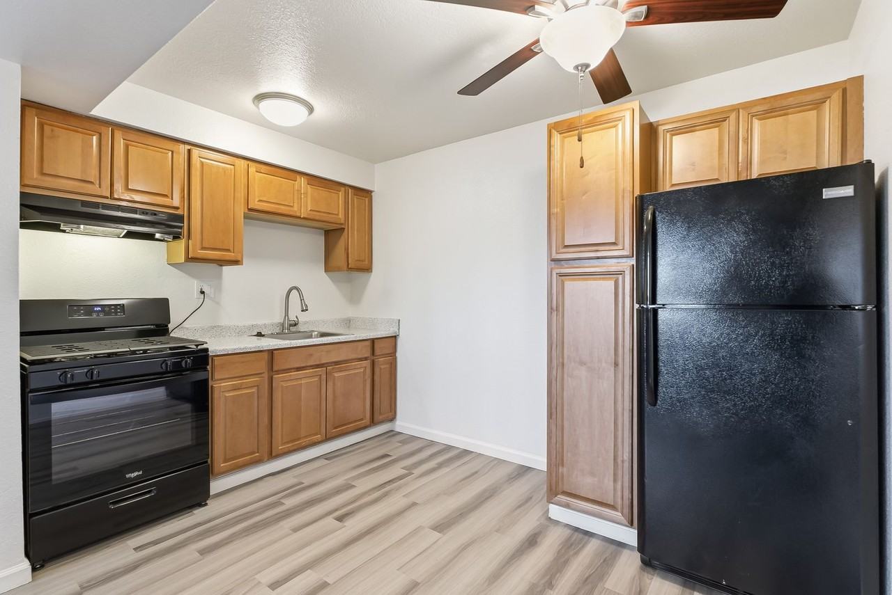 450 - Harbor Breeze - Photo 6 of 13