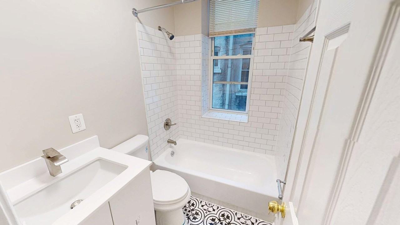 1133 Euclid St Nw #B - Photo 4 of 15