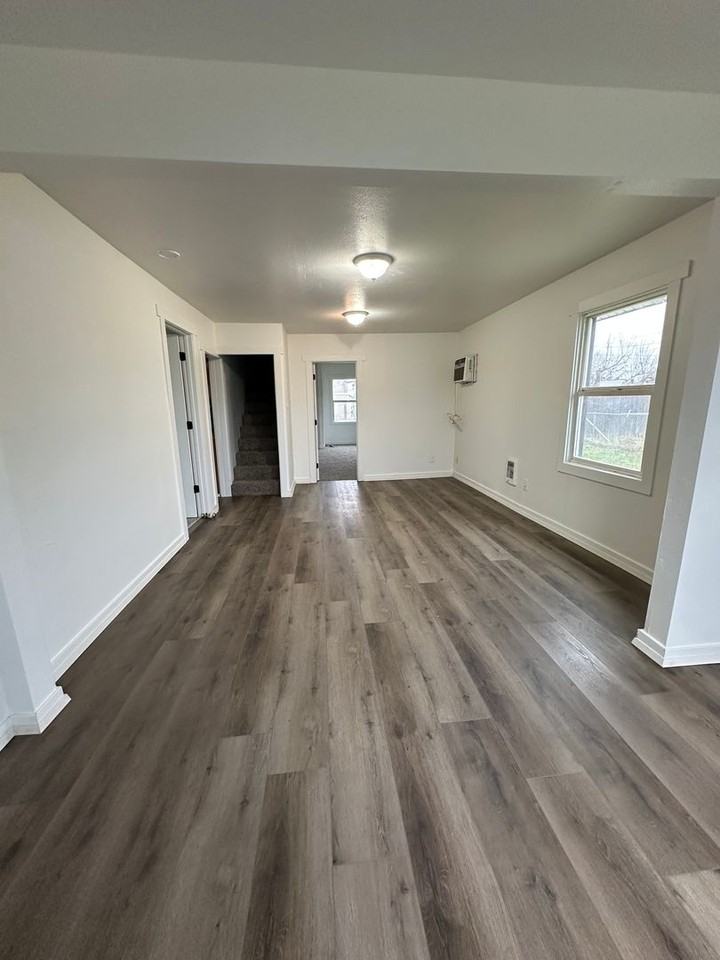 805 S 5th Ave - Photo 3 of 16